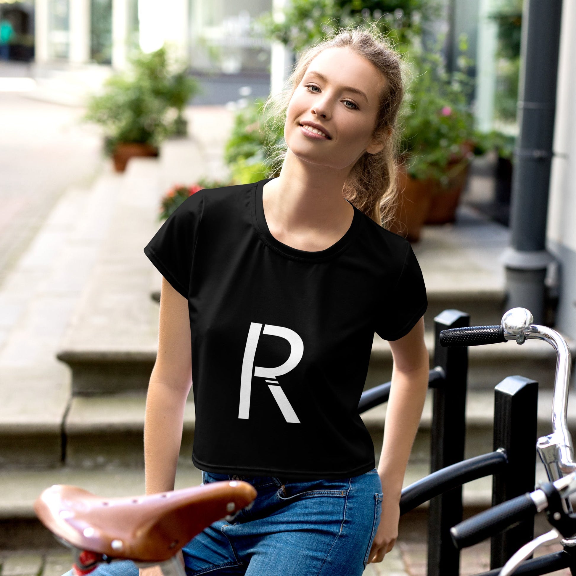 All-Over Print Crop Tee - Stylish and Comfortable for Everyday Wear